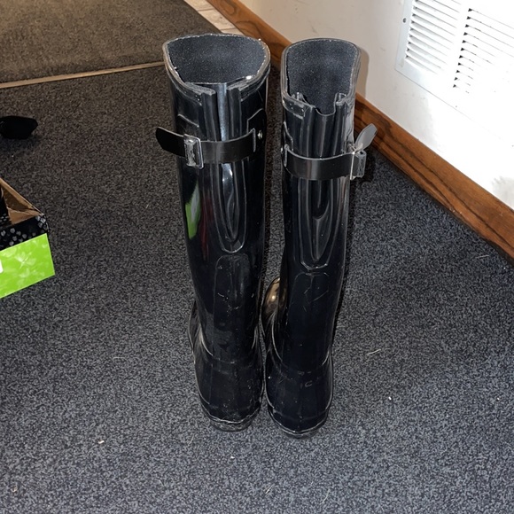 Like-new Hunter boots!! - Picture 2 of 3